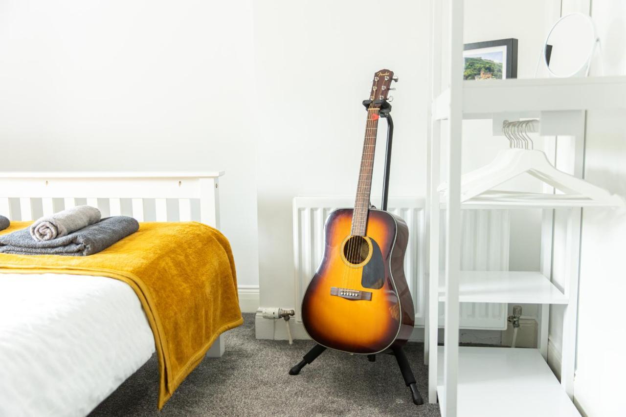 Entire Family Home , Large Rear Garden And Free Parking Belfast Bagian luar foto
