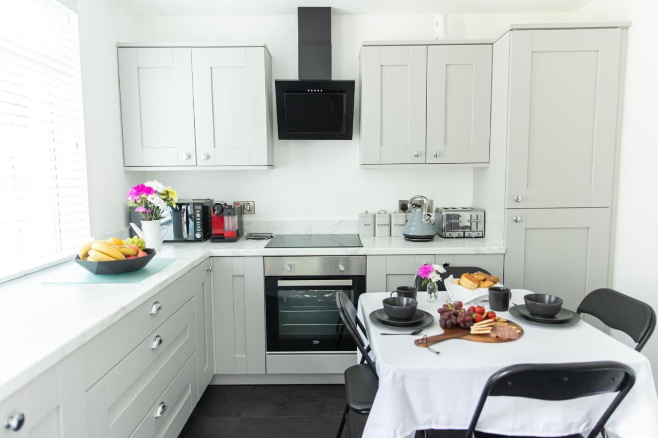 Entire Family Home , Large Rear Garden And Free Parking Belfast Bagian luar foto