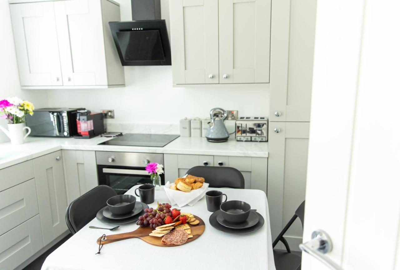 Entire Family Home , Large Rear Garden And Free Parking Belfast Bagian luar foto