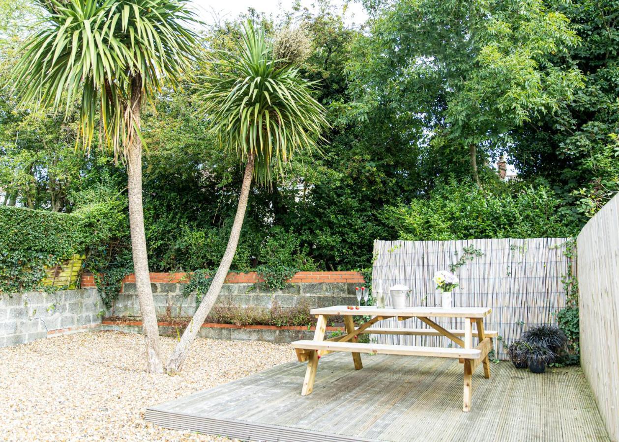 Entire Family Home , Large Rear Garden And Free Parking Belfast Bagian luar foto